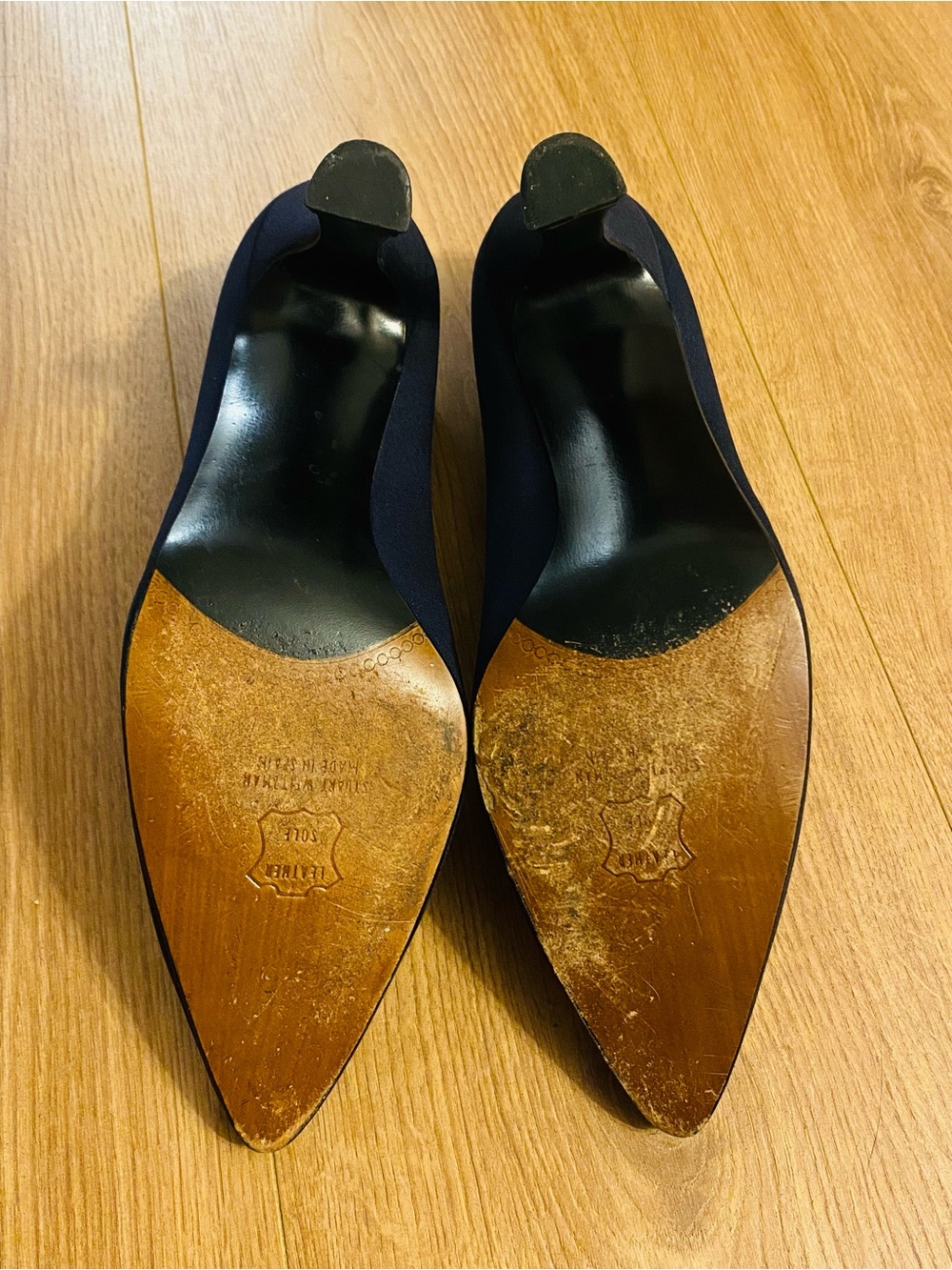 Stuart Weitzman Dark Navy Pointed Toe Curved Mid Heel Pumps💙 - Picture 7 of 8